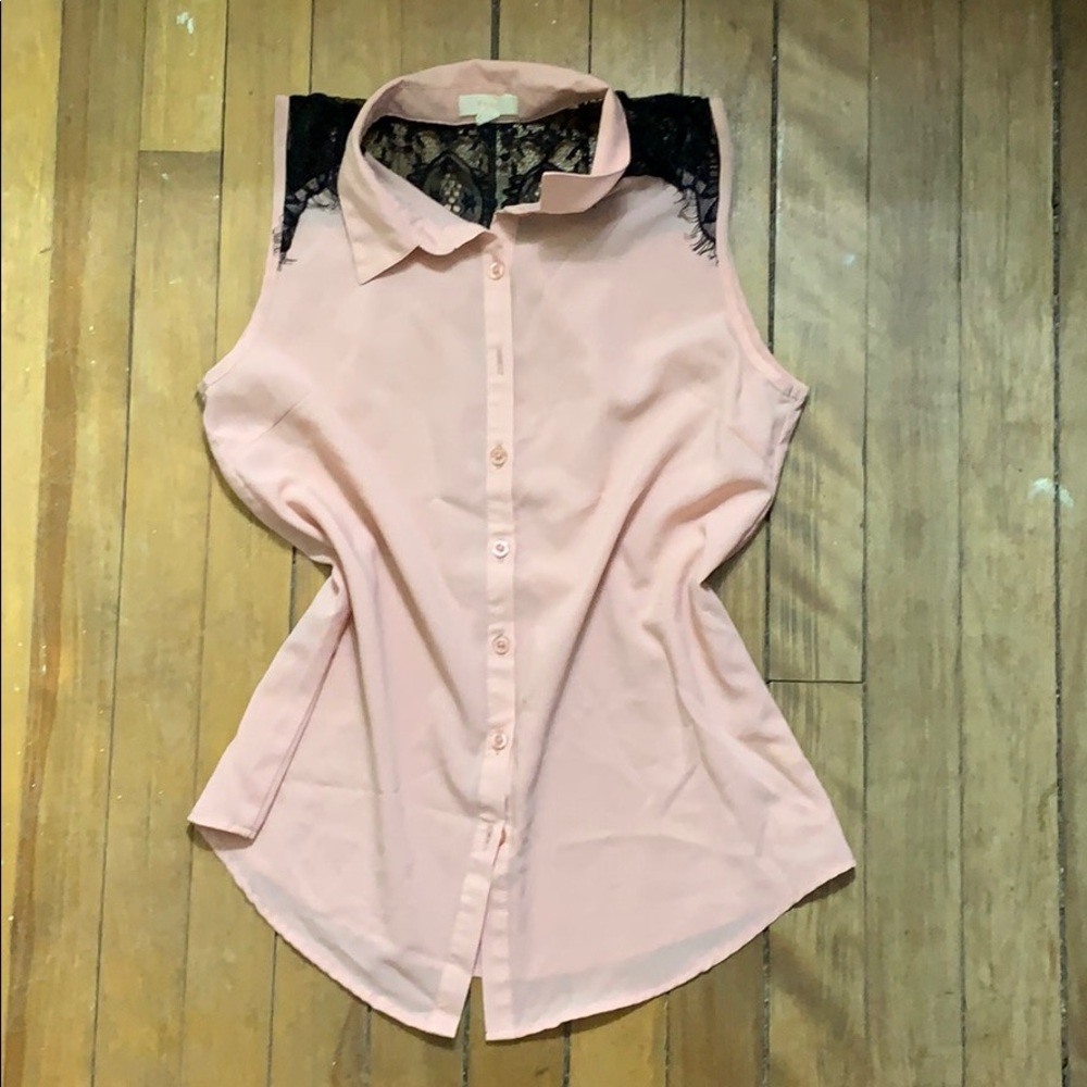 Sleeveless button up blouse